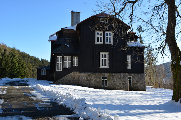 Chateau Josefův Důl - exterier zima